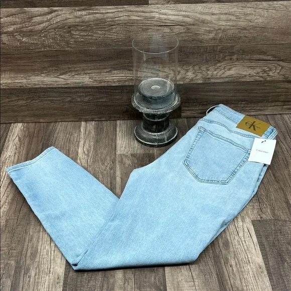 Calvin Klein Womens high-rise, skinny Jeans in Light Blue - Picture 2 of 6